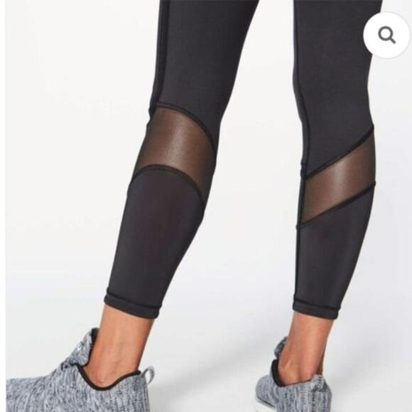 Lululemon Fresh In Mesh Tight Size 4 Black Active - Picture 4 of 9